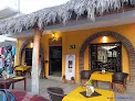Loco Loco Barra de Navidad Loco Loco Pizza en Av. Veracruz 170 combina excelente servicio con buena comida y ambiente animado.﻿