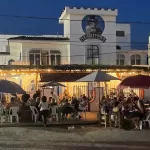 Madhatters Bar Barra de Navidad